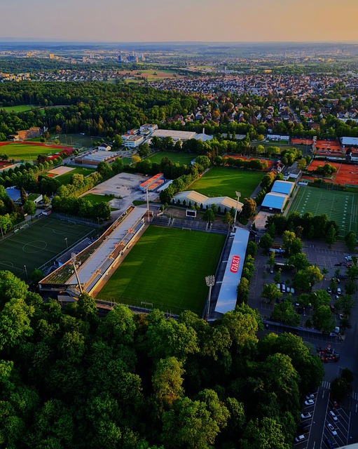 36岁莱万13场15球状态爆棚，欧冠历史轰97球仅次于梅罗.