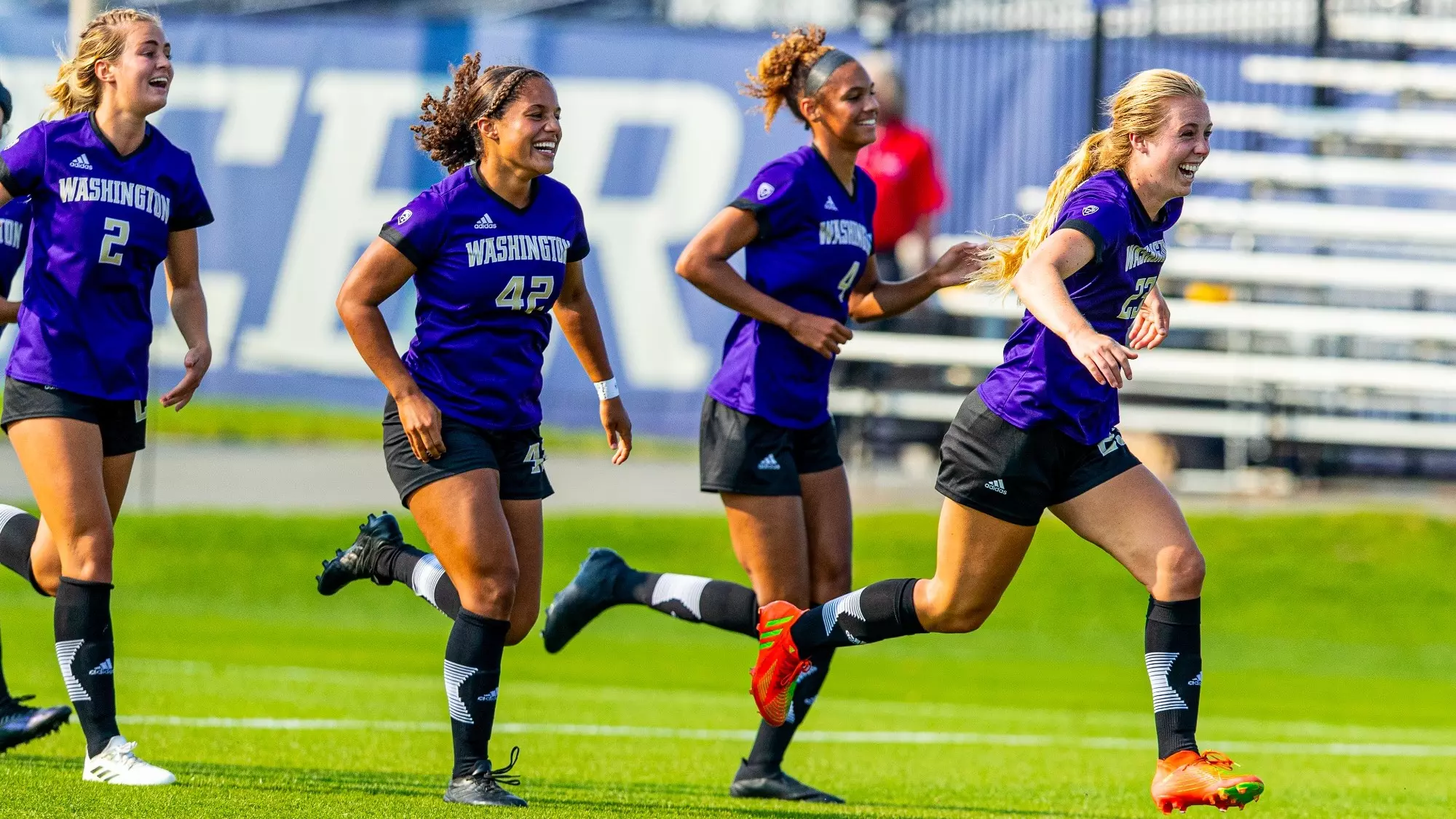 里昂负债超5亿欧被禁止冬窗引援，若无法改善财务将降至法乙.